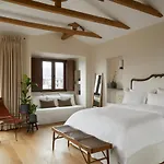 בית הארחה The Storyteller Boutique House 4*